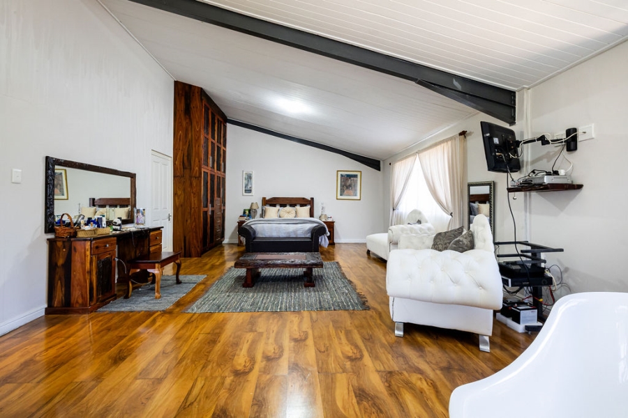 6 Bedroom Property for Sale in Stellenbosch Farms Western Cape